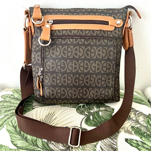 Giani Bernini Crossbody Small Brown Bag With Pockets Unisex Excellent Condition - Picture 2 of 8